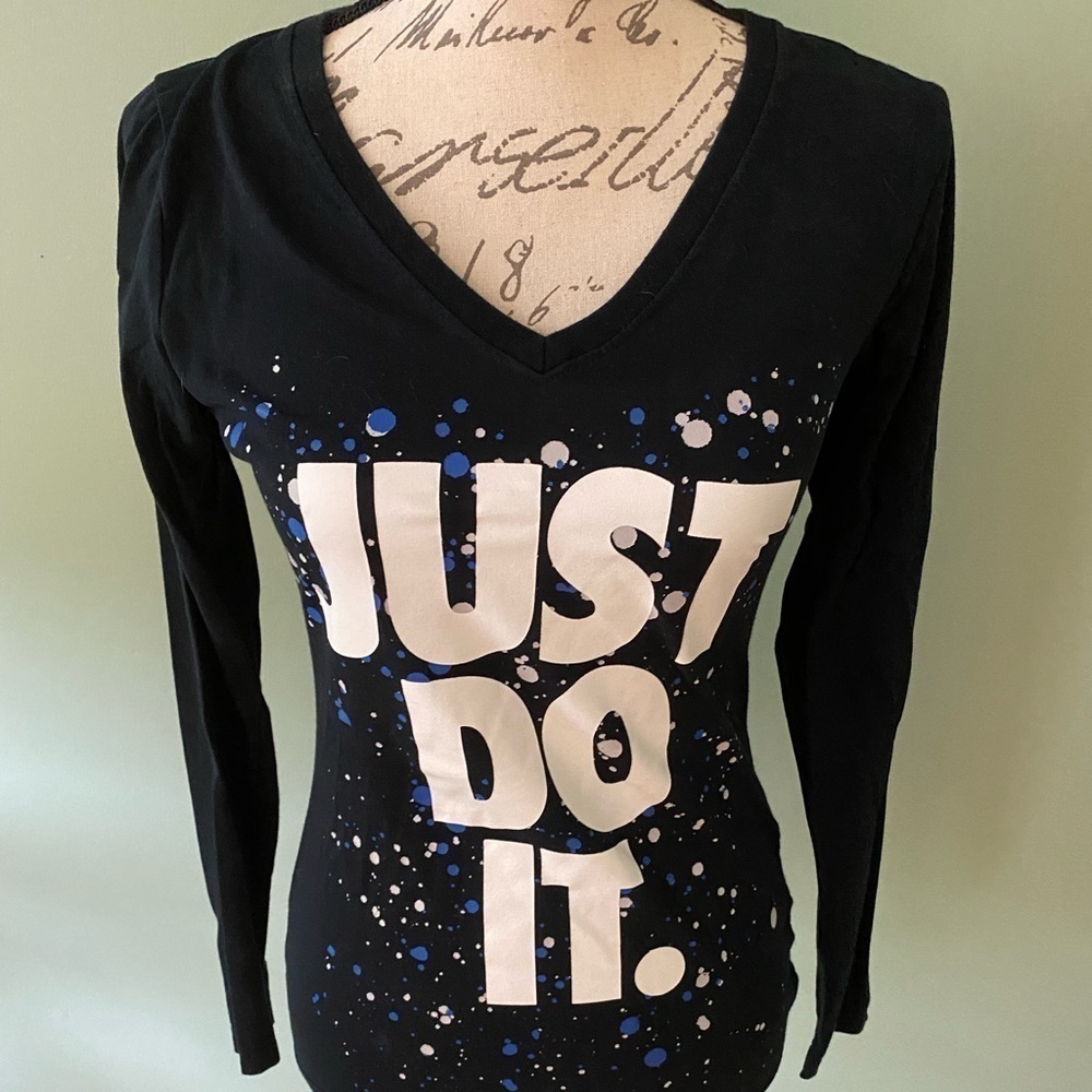 Women’s Nike Slim Fit Long Sleeve Shirt